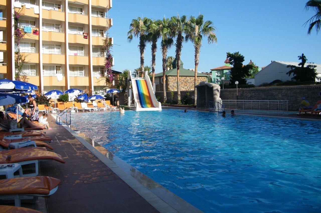 Club Tess Hotel Konaklı Kültér fotó